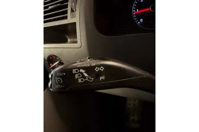 Volkswagen Transporter (2014) thumbnail 6