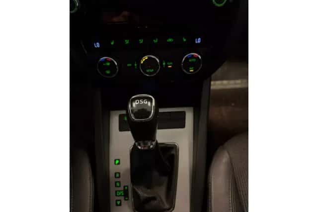 Škoda Octavia (2015) thumbnail 5