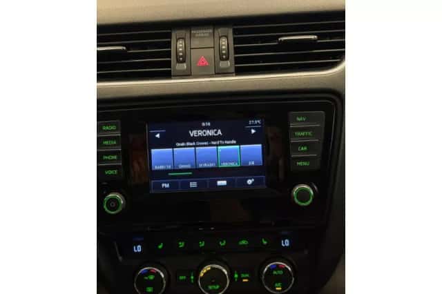 Škoda Octavia (2015) thumbnail 6