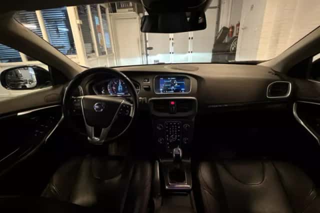 Volvo V40 Cross Country (2014) thumbnail 3