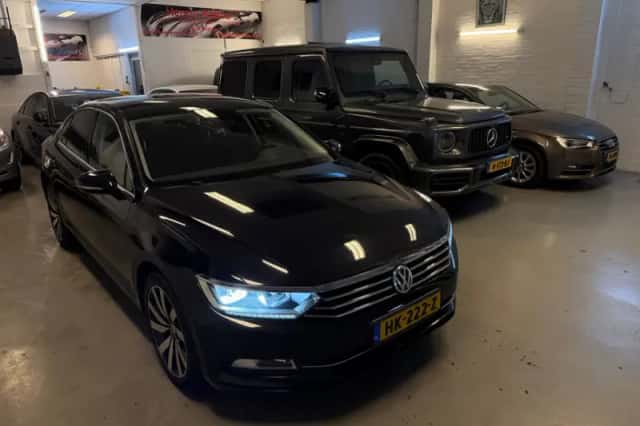 Volkswagen Passat (2015) thumbnail 1