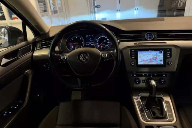 Volkswagen Passat (2015) thumbnail 4