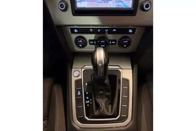 Volkswagen Passat (2015) thumbnail 6