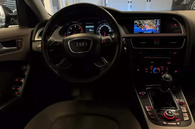 Audi A4 (2012) thumbnail 4