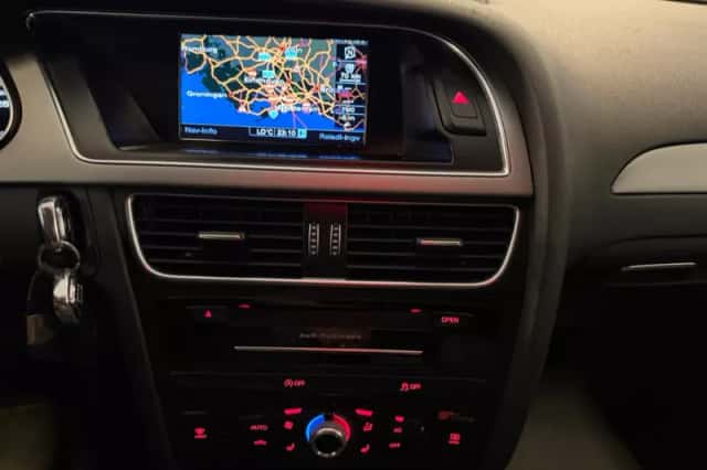 Audi A4 (2012) thumbnail 5