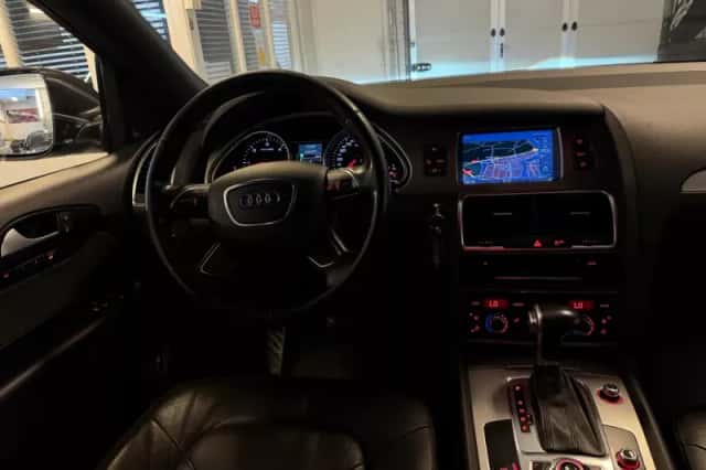 Audi Q7 (2012) thumbnail 4