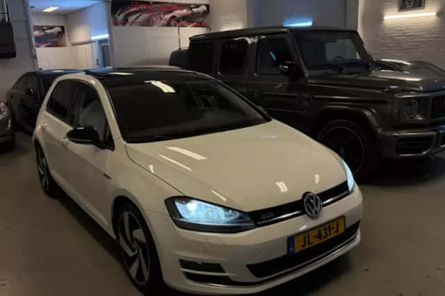 Volkswagen Golf (2014) thumbnail 1