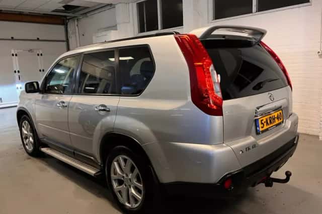 Nissan X-Trail (2013) thumbnail 2