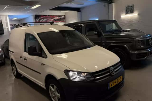 Volkswagen Caddy (2016) thumbnail 1