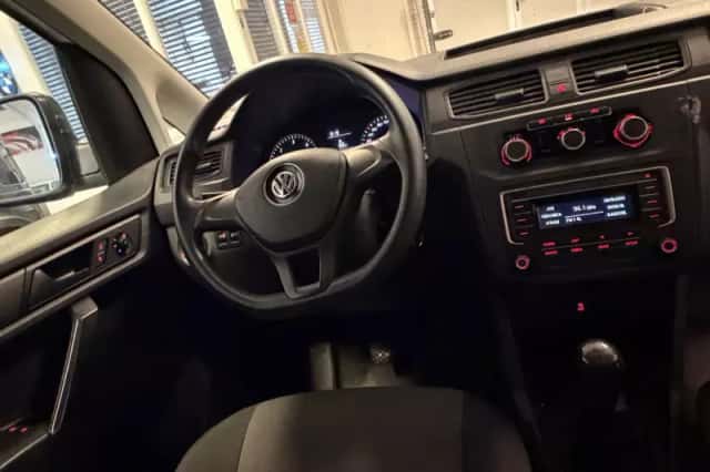 Volkswagen Caddy (2016) thumbnail 4