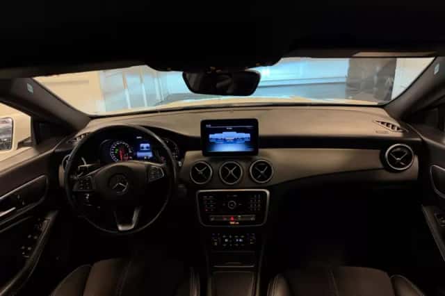 Mercedes-Benz CLA-Klasse (2019) thumbnail 3