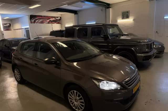 Peugeot 308 (2014) thumbnail 1