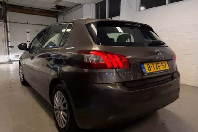 Peugeot 308 (2014) thumbnail 2