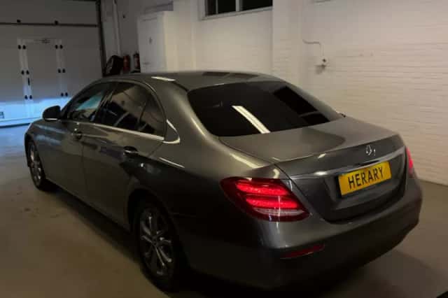 Mercedes-Benz E-Klasse (2017) thumbnail 2
