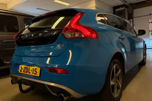 Volvo V40 (2014) thumbnail 2