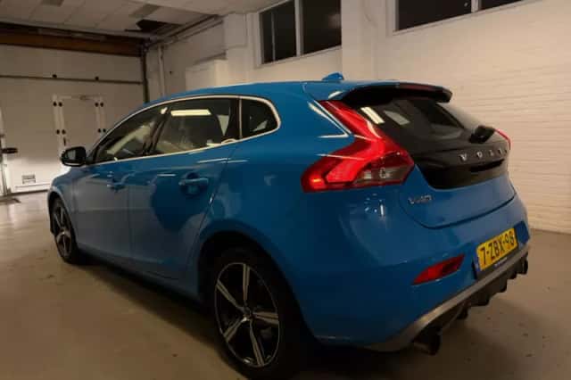 Volvo V40 (2014) thumbnail 2