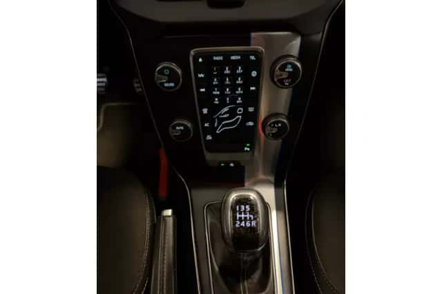Volvo V40 (2014) thumbnail 5
