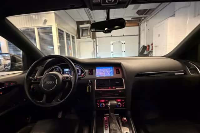 Audi Q7 (2013) thumbnail 3
