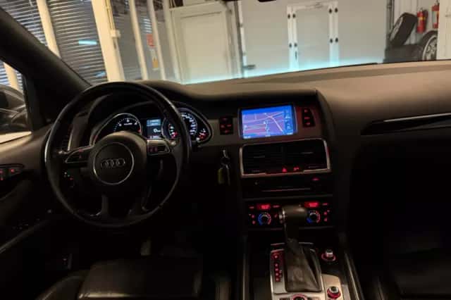 Audi Q7 (2013) thumbnail 4