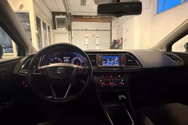 SEAT Leon (2014) thumbnail 3