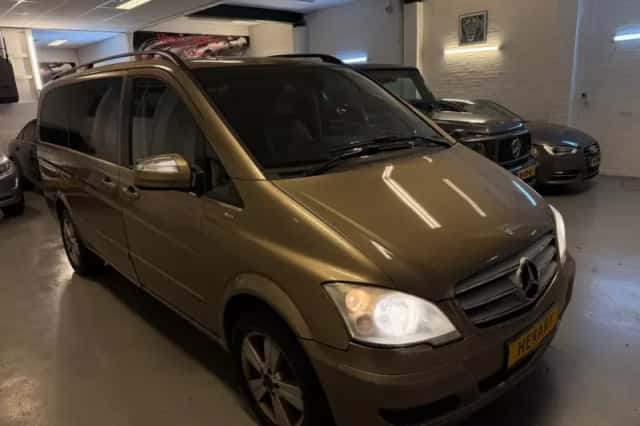 Mercedes-Benz Viano (2011) thumbnail 1