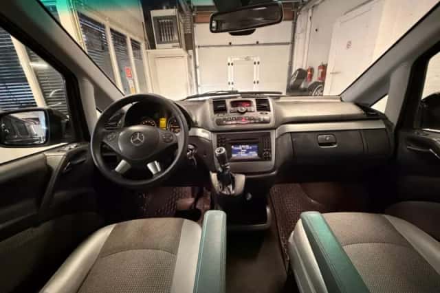 Mercedes-Benz Viano (2011) thumbnail 3