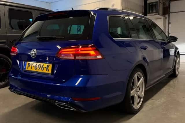 Volkswagen Golf (2017) thumbnail 2