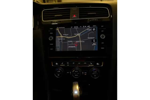 Volkswagen Golf (2017) thumbnail 5