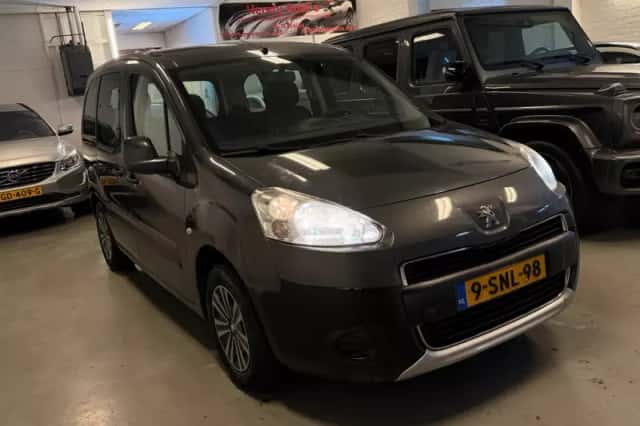 Peugeot Partner (2013) thumbnail 1