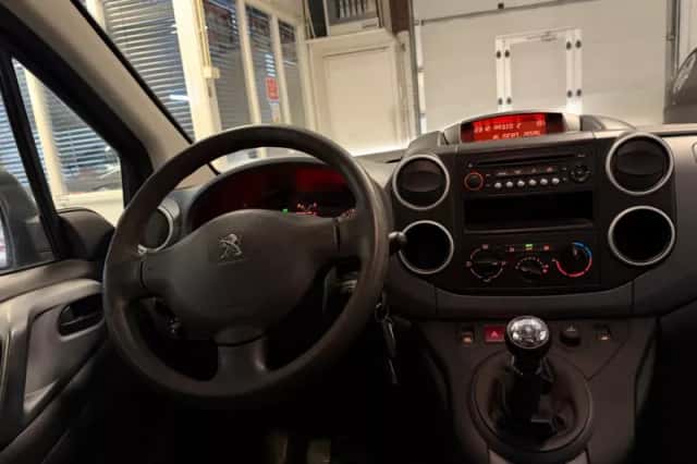 Peugeot Partner (2013) thumbnail 4
