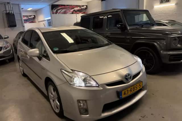 Toyota Prius (2011) thumbnail 1