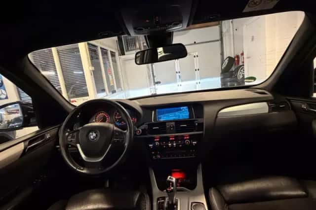 BMW X3 (2015) thumbnail 3