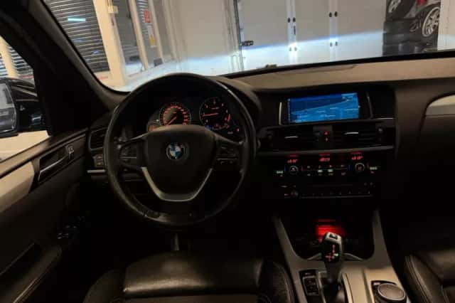 BMW X3 (2015) thumbnail 4