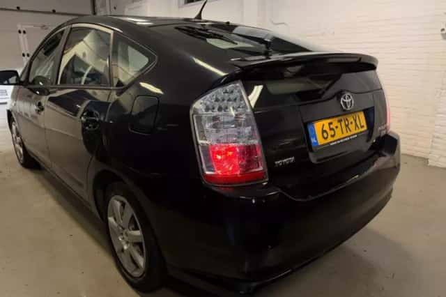 Toyota Prius (2007) thumbnail 2