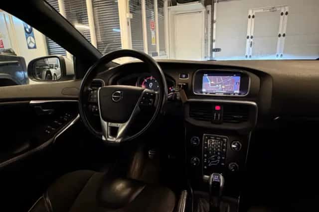 Volvo V40 (2017) thumbnail 4