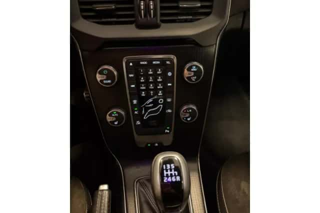 Volvo V40 (2017) thumbnail 5