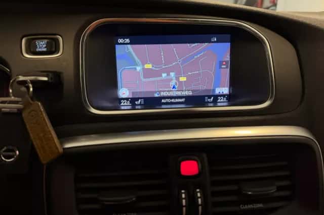 Volvo V40 (2017) thumbnail 6