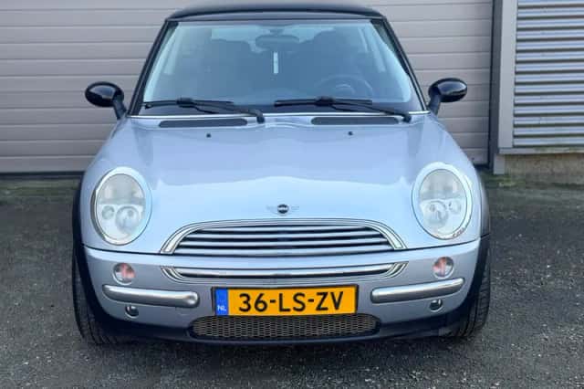 MINI Cooper (2003) thumbnail 2