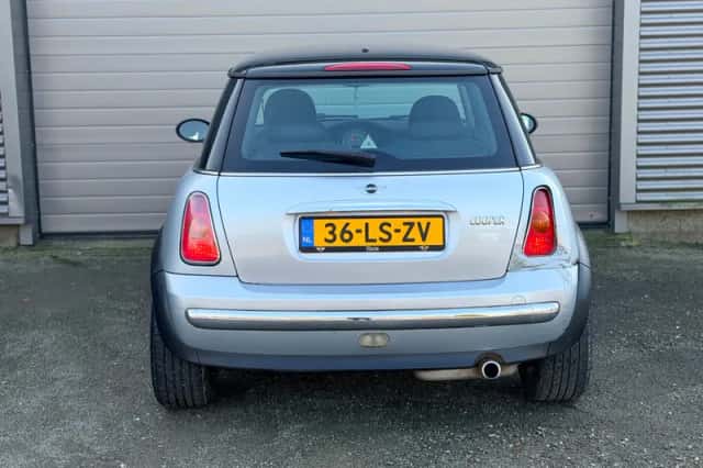 MINI Cooper (2003) thumbnail 5