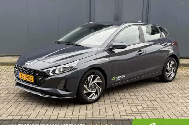 Hyundai i20 (2024) thumbnail 1