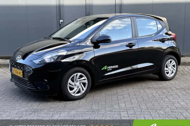 Hyundai i10 (2024) thumbnail 1