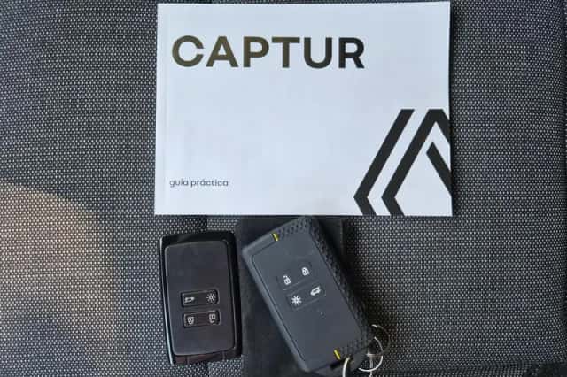 Renault Captur (2025) thumbnail 5