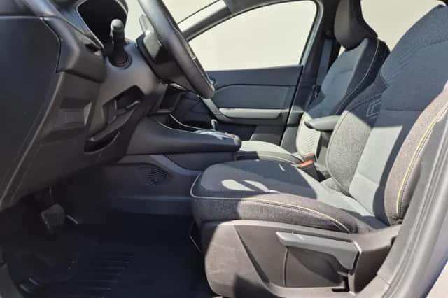 Renault Captur (2025) thumbnail 6