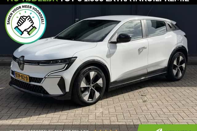 Renault Mégane E-Tech (2022) thumbnail 1