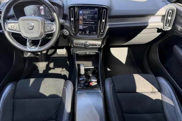 Volvo XC40 (2020) thumbnail 2