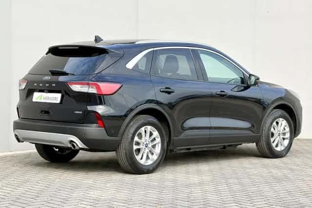 Ford Kuga (2023) thumbnail 3