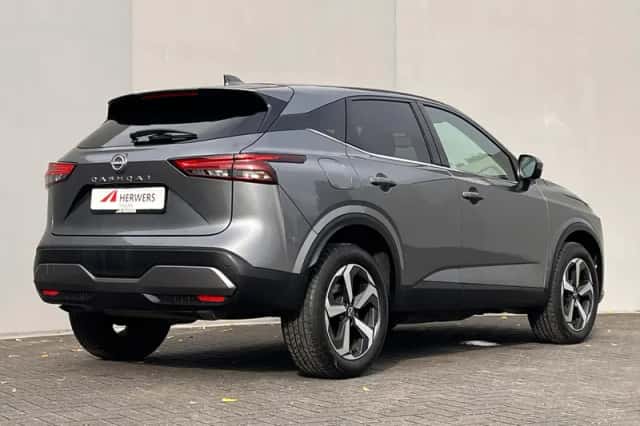 Nissan Qashqai (2023) thumbnail 3