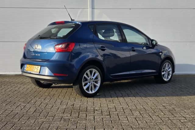 SEAT Ibiza (2016) thumbnail 3