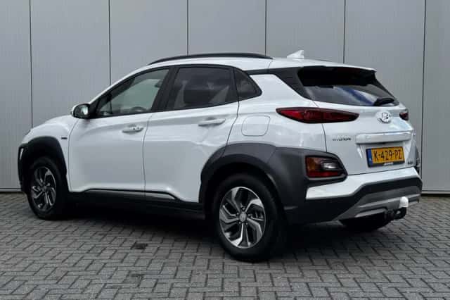 Hyundai Kona (2021) thumbnail 4