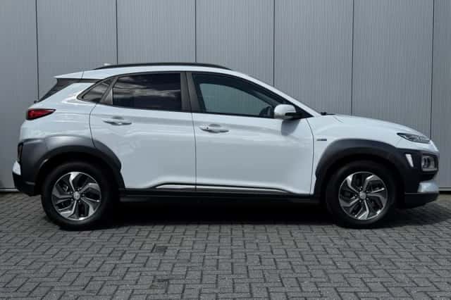 Hyundai Kona (2021) thumbnail 6